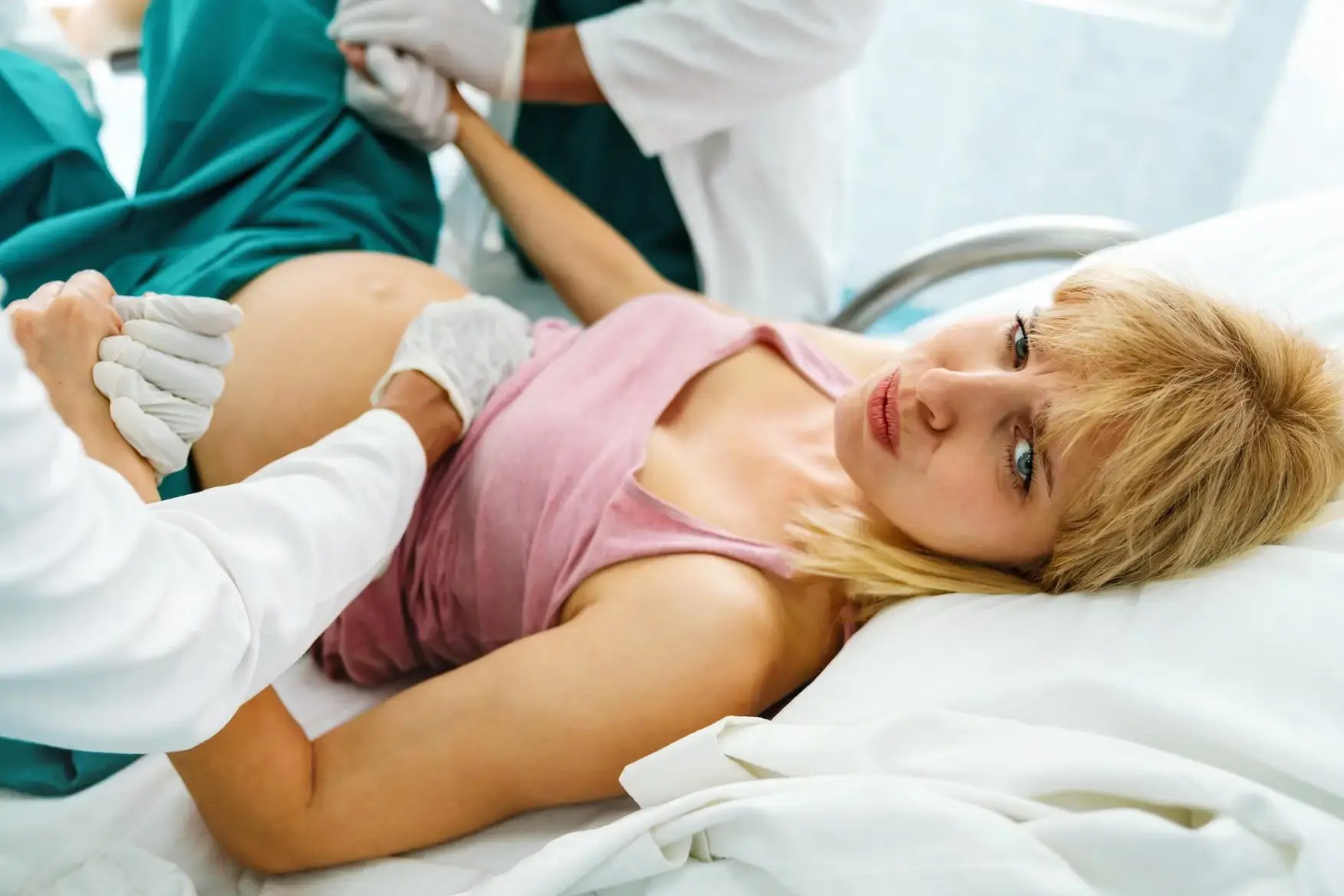 woman-giving-birth-in-hospital-with-medical-doctor-2025-03-13-15-45-37-utc